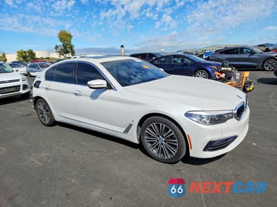 Czwarte zdjęcie samochodu z boku: 2018 BMW 530E VIN:WBAJA9C59JB251714 - miniatura