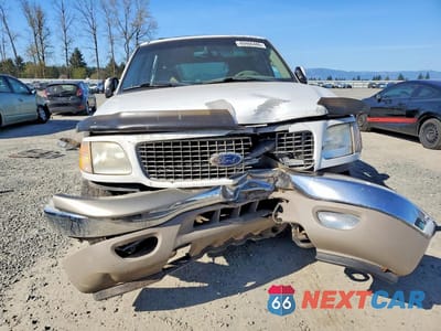 Piąte zdjęcie samochodu w środku: 2001 FORD EXPEDITION EDDIE BAUER VIN:1FMPU18L11LB09439 - miniatura