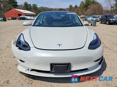 Piąte zdjęcie samochodu w środku: 2023 TESLA MODEL 3 VIN:5YJ3E1EA9PF645375 - miniatura