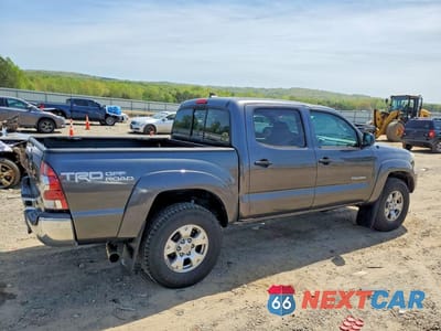 Trzecie zdjęcie samochodu z tyłu: 2014 TOYOTA TACOMA DOUBLE CAB VIN:5TFLU4EN4EX089955 - miniatura