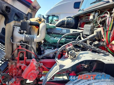 Zdjęcie 7 z 10 samochodu: 2017 VOLVO VNL SEMI TRUCK VIN:4V4N39EHXHN960560 - miniatura