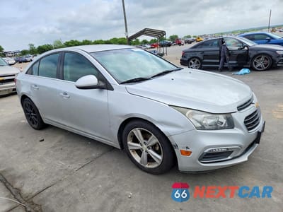 Czwarte zdjęcie samochodu z boku: 2015 CHEVROLET CRUZE LT VIN:1G1PE5SB1F7183381 - miniatura
