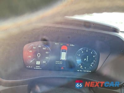 Zdjęcie 9 z 13 samochodu: 2021 VOLVO XC40 T5 R-DESIGN VIN:YV4162UM4M2494110 - miniatura