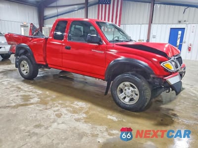 Czwarte zdjęcie samochodu z boku: 2002 TOYOTA TACOMA XTRACAB VIN:5TEWN72N22Z025031 - miniatura