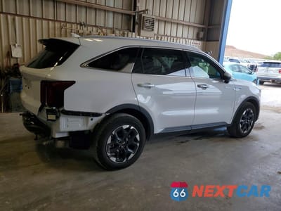 Trzecie zdjęcie samochodu z tyłu: 2025 KIA SORENTO S VIN:5XYRL4JC7SG361978 - miniatura