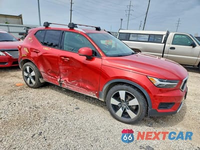 Czwarte zdjęcie samochodu z boku: 2019 VOLVO XC40 T5 MOMENTUM VIN:YV4162UK0K2138264 - miniatura