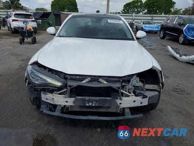 Piąte zdjęcie samochodu w środku: 2019 ALFA ROMEO GIULIA TI VIN:ZARFAMBNXK7600497 - miniatura