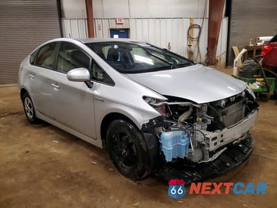 Czwarte zdjęcie samochodu z boku: 2013 TOYOTA PRIUS TWO VIN:JTDKN3DU1D5683540 - miniatura