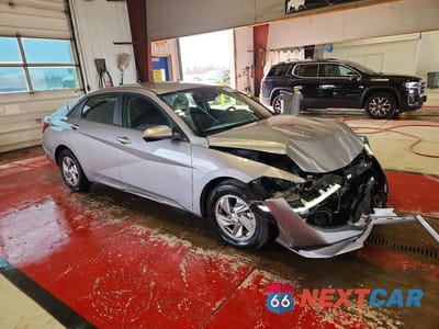 Czwarte zdjęcie samochodu z boku: 2025 HYUNDAI ELANTRA SE VIN:KMHLL4DG5SU044988 - miniatura