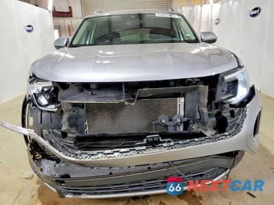 Piąte zdjęcie samochodu w środku: 2024 VOLKSWAGEN ATLAS SE VIN:1V2WR2CA1RC570020 - miniatura