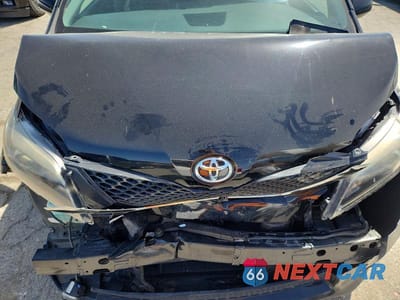 Zdjęcie 12 z 13 samochodu: 2017 TOYOTA SIENNA SE VIN:5TDXZ3DCXHS801392 - miniatura