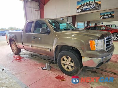 Czwarte zdjęcie samochodu z boku: 2013 GMC SIERRA K1500 SLE VIN:1GTR2VE74DZ247883 - miniatura