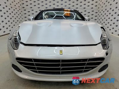 Piąte zdjęcie samochodu w środku: 2017 FERRARI CALIFORNIA T VIN:ZFF77XJA2H0226113 - miniatura