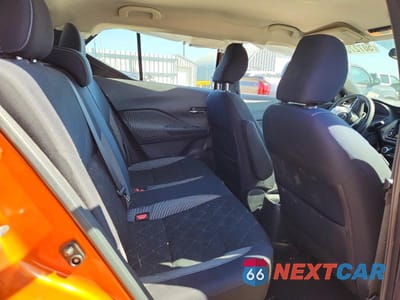 Zdjęcie 10 z 12 samochodu: 2018 NISSAN KICKS SV VIN:3N1CP5CU5JL528838 - miniatura