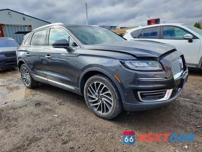 Czwarte zdjęcie samochodu z boku: 2019 LINCOLN NAUTILUS RESERVE VIN:2LMPJ8LP7KBL26379 - miniatura