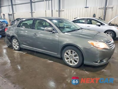 Czwarte zdjęcie samochodu z boku: 2012 TOYOTA AVALON BASE VIN:4T1BK3DB7CU450995 - miniatura