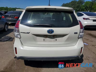 Zdjęcie 6 z 13 samochodu: 2016 TOYOTA PRIUS V FIVE VIN:JTDZN3EU0GJ049130 - miniatura