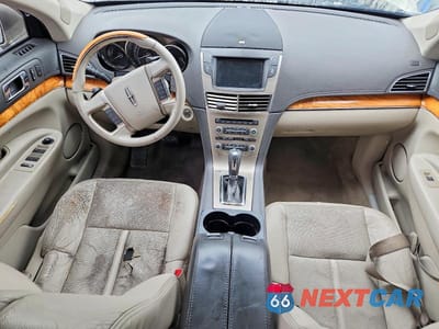Zdjęcie 8 z 13 samochodu: 2011 LINCOLN MKT VIN:2LMHJ5AT9BBJ52253 - miniatura