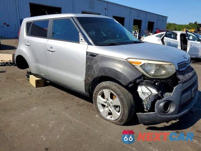 Czwarte zdjęcie samochodu z boku: 2017 KIA SOUL VIN:KNDJN2A23H7431355 - miniatura