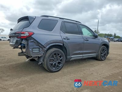 Trzecie zdjęcie samochodu z tyłu: 2025 HONDA PILOT TOURING VIN:5FNYG1H78SB048050 - miniatura