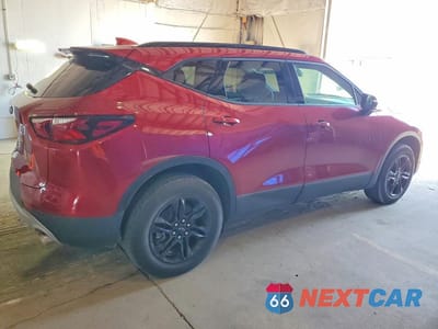 Trzecie zdjęcie samochodu z tyłu: 2021 CHEVROLET BLAZER 2LT VIN:3GNKBHRS3MS502495 - miniatura