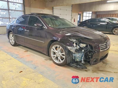 Czwarte zdjęcie samochodu z boku: 2013 NISSAN MAXIMA VIN:1N4AA5AP4DC824930 - miniatura