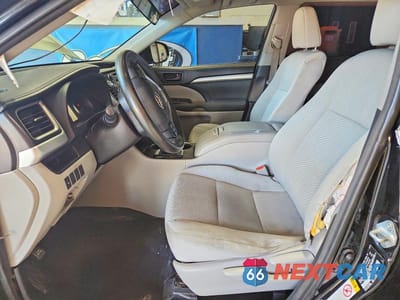 Zdjęcie 7 z 14 samochodu: 2015 TOYOTA HIGHLANDER LE VIN:5TDBKRFH5FS143018 - miniatura