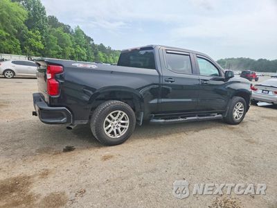 Trzecie zdjęcie samochodu z tyłu: 2020 CHEVROLET SILVERADO K1500 RST VIN:3GCPYEEK5LG110590 - miniatura