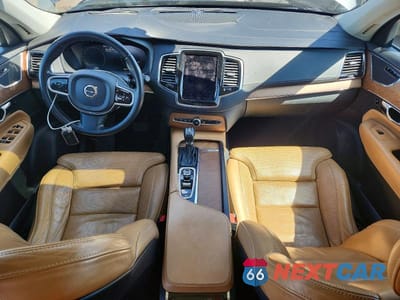 Zdjęcie 8 z 13 samochodu: 2016 VOLVO XC90 T6 VIN:YV4A22PLXG1023295 - miniatura