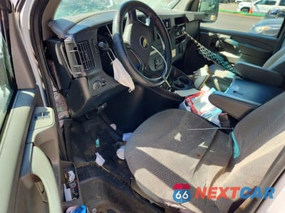 Zdjęcie 8 z 13 samochodu: 2014 CHEV EXPRESS G2500 VIN:1GCWGFCA9E1206142 - miniatura