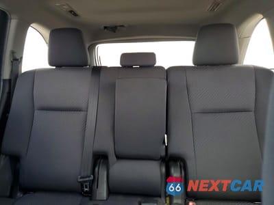 Zdjęcie 10 z 13 samochodu: 2019 TOYOTA HIGHLANDER LE VIN:5TDZARFH5KS055551 - miniatura