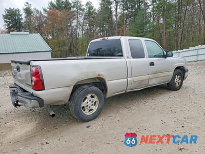 Trzecie zdjęcie samochodu z tyłu: 2004 CHEVROLET SILVERADO C1500 VIN:2GCEC19T941201471 - miniatura