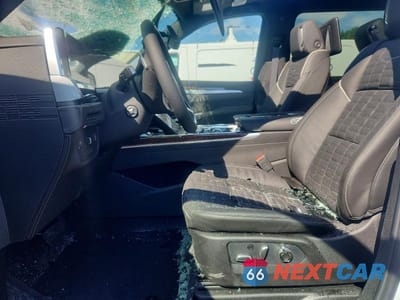 Zdjęcie 7 z 13 samochodu: 2026 CADILLAC ESCALADE ESV SPORT PLATINUM VIN:1GYS9RKLXTR250169 - miniatura