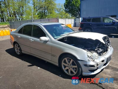 Czwarte zdjęcie samochodu z boku: 2007 MERCEDES-BENZ C 230 VIN:WDBRF52HX7A918394 - miniatura