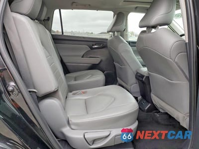 Zdjęcie 11 z 13 samochodu: 2021 TOYOTA HIGHLANDER XLE VIN:5TDGZRBH8MS143535 - miniatura