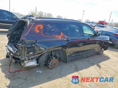 Trzecie zdjęcie samochodu z tyłu: 2021 JEEP GRAND CHEROKEE L OVERLAND VIN:1C4RJKDG6M8171222 - miniatura