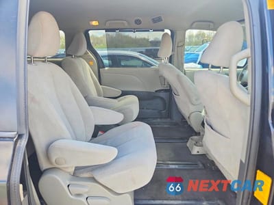 Zdjęcie 11 z 13 samochodu: 2013 TOYOTA SIENNA LE VIN:5TDJK3DC0DS063073 - miniatura