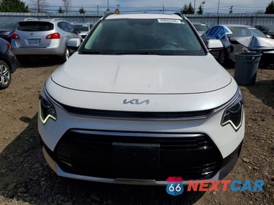 Piąte zdjęcie samochodu w środku: 2023 KIA NIRO EX VIN:KNDCR3LE4P5059156 - miniatura