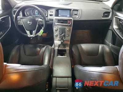 Zdjęcie 8 z 13 samochodu: 2014 VOLVO S60 T5 VIN:YV1612FS8E1287045 - miniatura