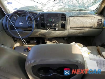Zdjęcie 8 z 12 samochodu: 2009 CHEVROLET SILVERADO C3500 VIN:1GBJC73609F121887 - miniatura