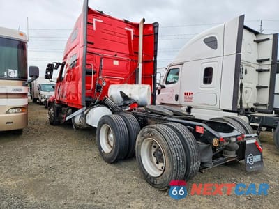 Trzecie zdjęcie samochodu z tyłu: 2020 VOLVO VNL SEMI TRUCK VIN:4V4NC9EH8LN227531 - miniatura