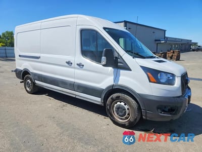 Czwarte zdjęcie samochodu z boku: 2023 FORD TRANSIT T-250 VIN:1FTBR1C82PKA59037 - miniatura