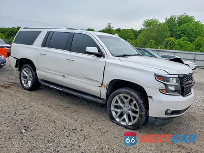 Czwarte zdjęcie samochodu z boku: 2020 CHEVROLET SUBURBAN K1500 PREMIER VIN:1GNSKJKC9LR238288 - miniatura