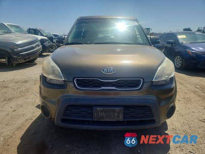 Piąte zdjęcie samochodu w środku: 2012 KIA SOUL + VIN:KNDJT2A64C7408894 - miniatura