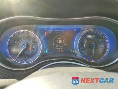 Zdjęcie 9 z 11 samochodu: 2016 CHRYSLER 300C VIN:2C3CCAKG4GH296624 - miniatura