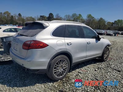 Trzecie zdjęcie samochodu z tyłu: 2011 PORSCHE CAYENNE S VIN:WP1AB2A25BLA54243 - miniatura