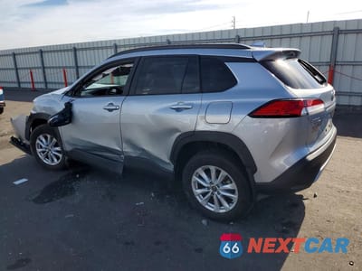 Drugie zdjęcie samochodu z przodu: 2024 TOYOTA COROLLA CROSS LE VIN:7MUCAAAG2RV105554 - miniatura