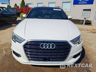 Piąte zdjęcie samochodu w środku: 2018 AUDI A3 PREMIUM VIN:WAUAUGFF7J1050125 - miniatura