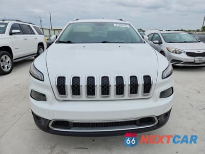 Piąte zdjęcie samochodu w środku: 2018 JEEP CHEROKEE LATITUDE PLUS VIN:1C4PJLLB1JD538081 - miniatura