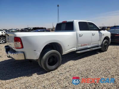 Trzecie zdjęcie samochodu z tyłu: 2022 RAM 3500 TRADESMAN VIN:3C63RRGLXNG415344 - miniatura